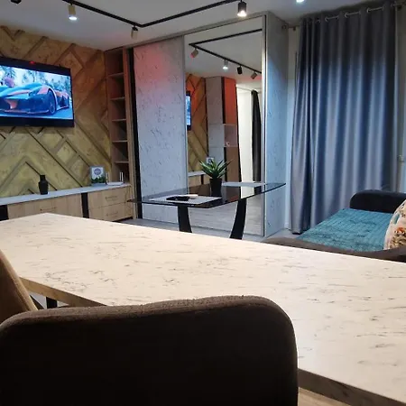 Claudiu Apartament,s 17 شقة