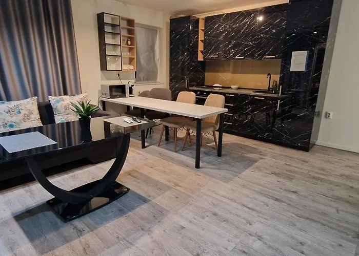 Claudiu Apartament,s 17 *